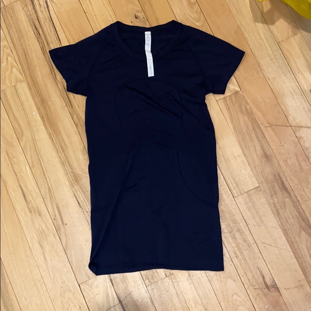 Women’s lululemon swiftly tech short sleeve